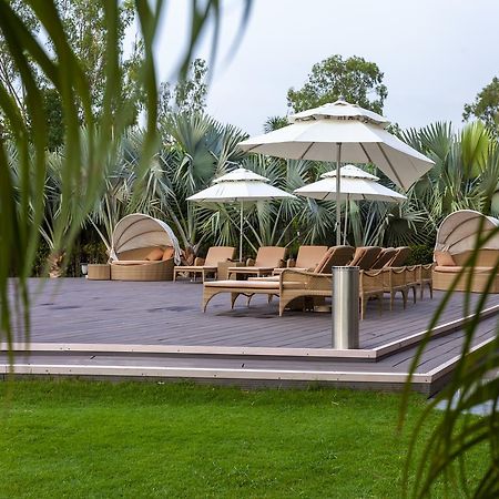 Atrio By Devam Hotel Gurgaon Ngoại thất bức ảnh