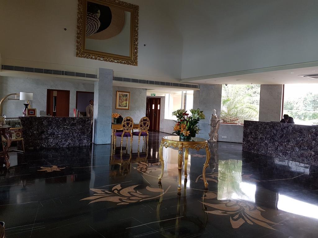 Atrio By Devam Hotel Gurgaon Ngoại thất bức ảnh
