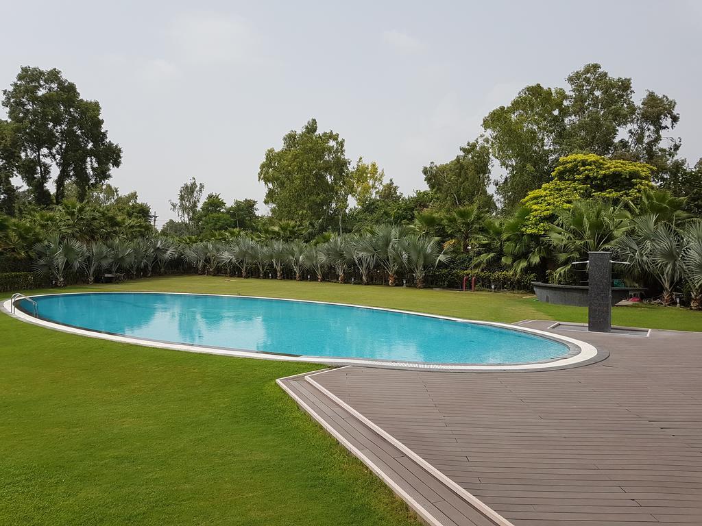 Atrio By Devam Hotel Gurgaon Ngoại thất bức ảnh