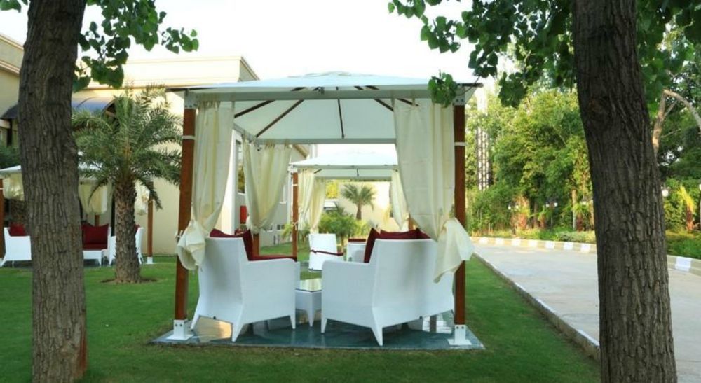 Atrio By Devam Hotel Gurgaon Ngoại thất bức ảnh