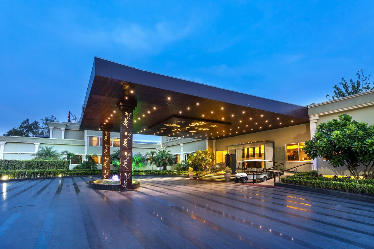 Atrio By Devam Hotel Gurgaon Ngoại thất bức ảnh