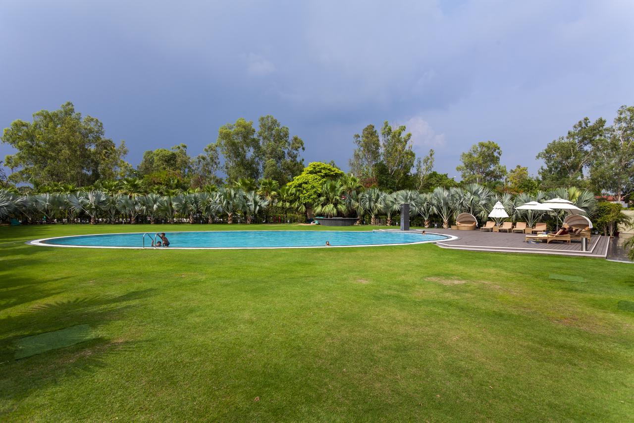 Atrio By Devam Hotel Gurgaon Ngoại thất bức ảnh