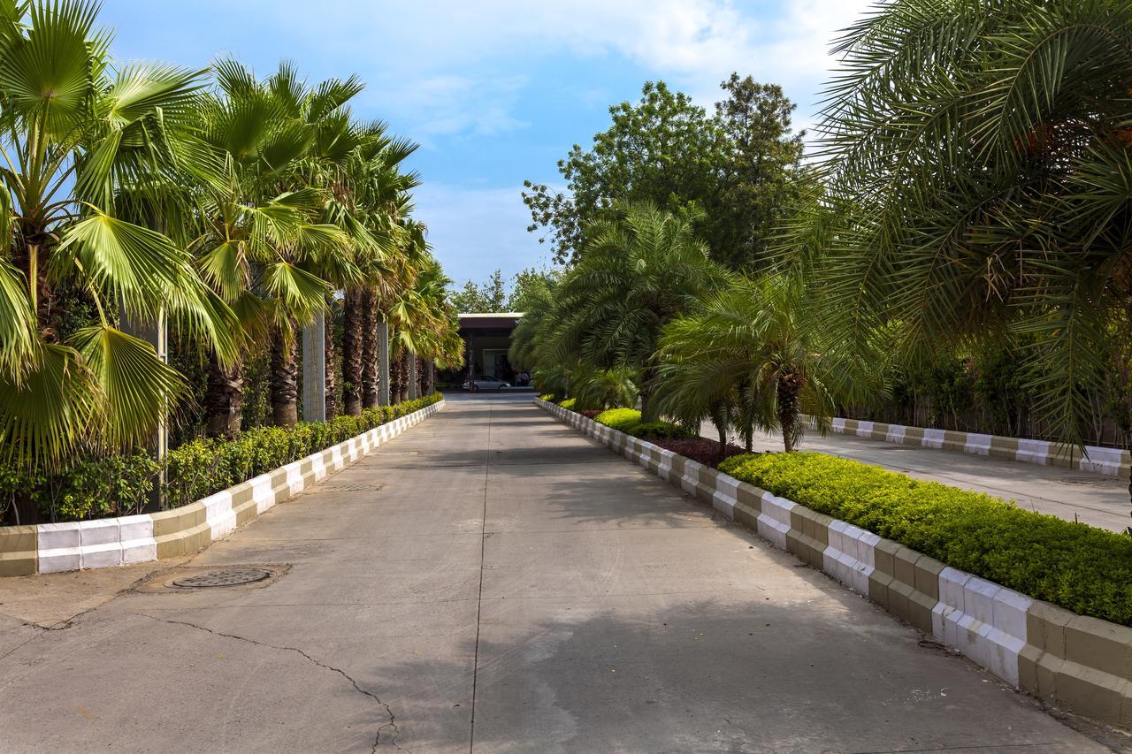 Atrio By Devam Hotel Gurgaon Ngoại thất bức ảnh